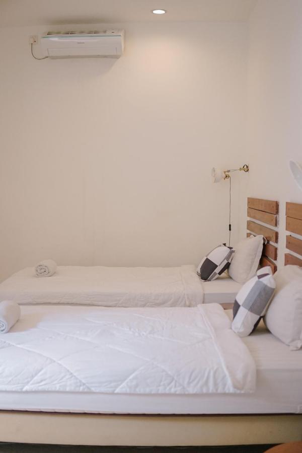 Augustina Home Malang Eksteriør bilde